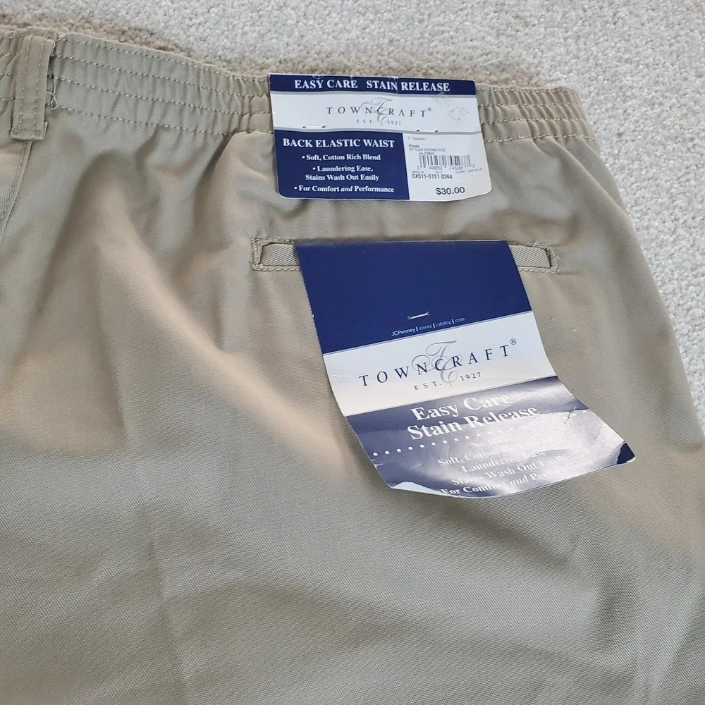 TownCraft Men's Chino Shorts Tan Size 44 Actually Measures 43 Elastic Back NWTGS